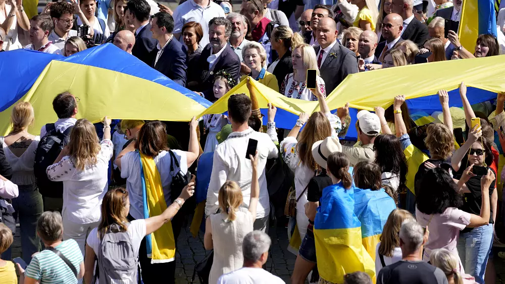 Europe's week: Brussels marks Ukraine independence day and Dutch ask for sanctions exemption