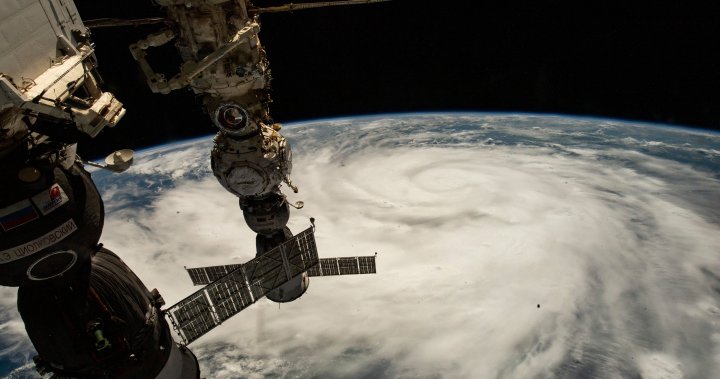 ‘Historic’ Hurricane Ian rips through Florida after making landfall on Gulf Coast - National