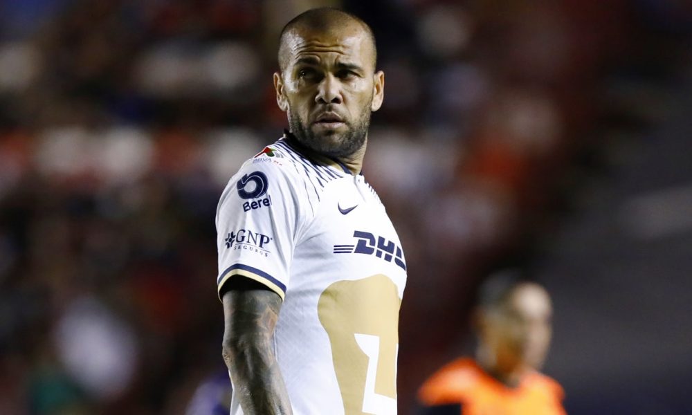 Dani Alves fails to receive call up to Brazil friendlies amid Liga MX disappointment