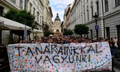 Thousands protest in Hungary in solidarity with teachers demanding higher salaries