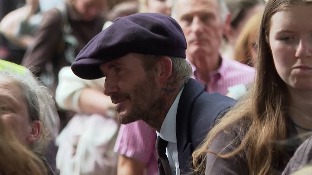 VIDEO : David Beckham queues to see the Queen's coffin in London.