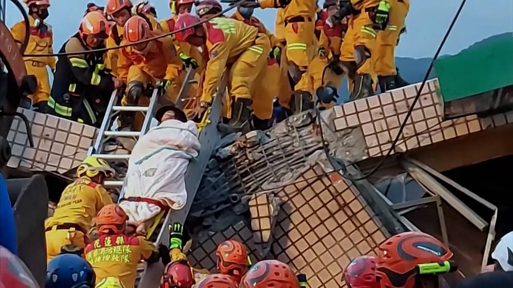 VIDEO : Victims rescued in Taiwan after earthquake