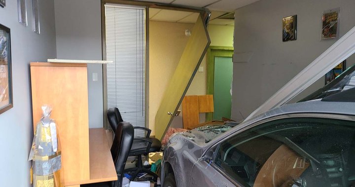 SUV crashes into building but no one hurt, says Kelowna RCMP - Okanagan