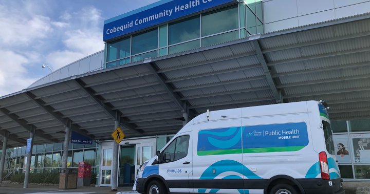 Mobile health clinic in N.S. aims to alleviate strain on ERs - Halifax