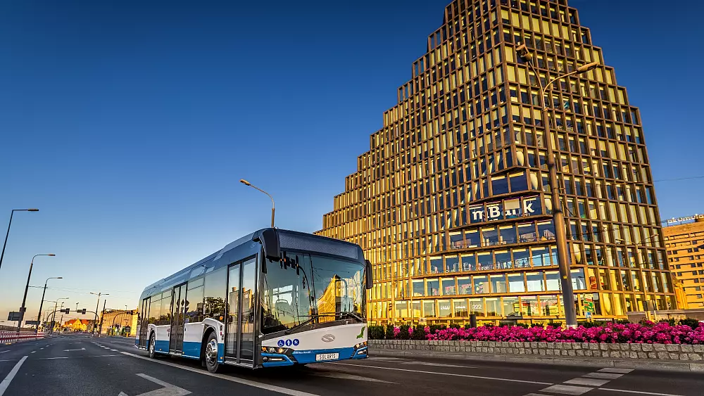 Group of European cities call for 2027 deadline to end sale of CO2 emitting buses