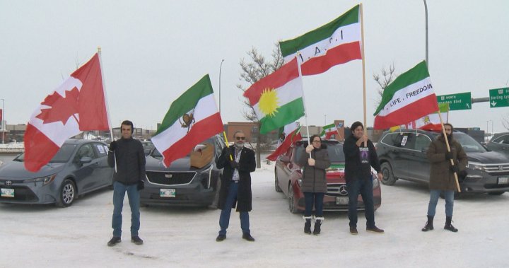 Manitoba’s Iranian community holds car rally to support protestors - Winnipeg