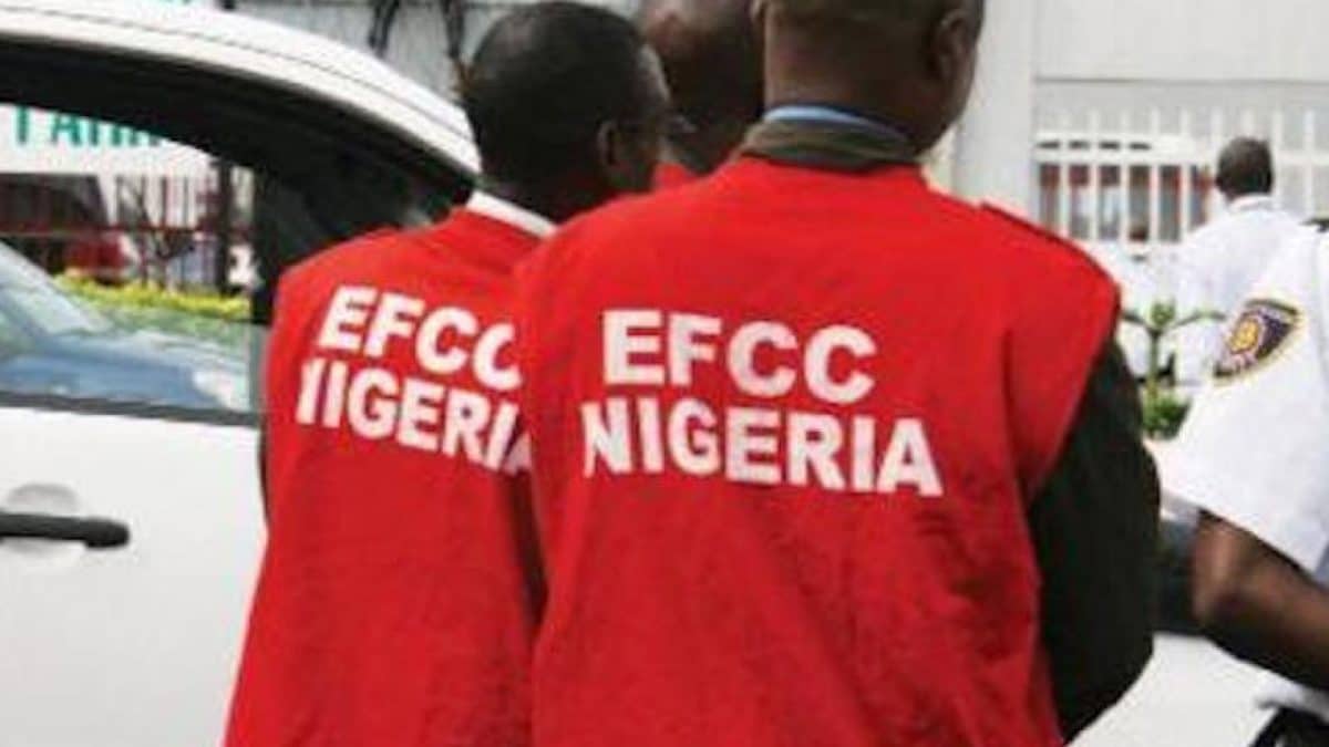 EFCC arrests 28 suspected internet fraudsters in Nasarawa