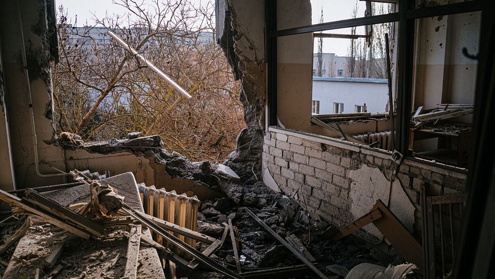 Ukraine war: Russia targets Kyiv overnight in latest wave of attacks