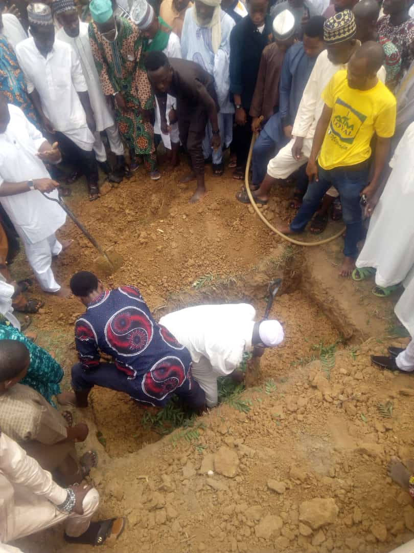 Balogun Mumini of Yorubaland, Adesokan buried amid tears in Ibadan