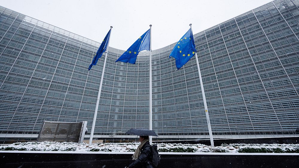 Brussels terror threat 'unlikely' after European Commission receives alarming emails