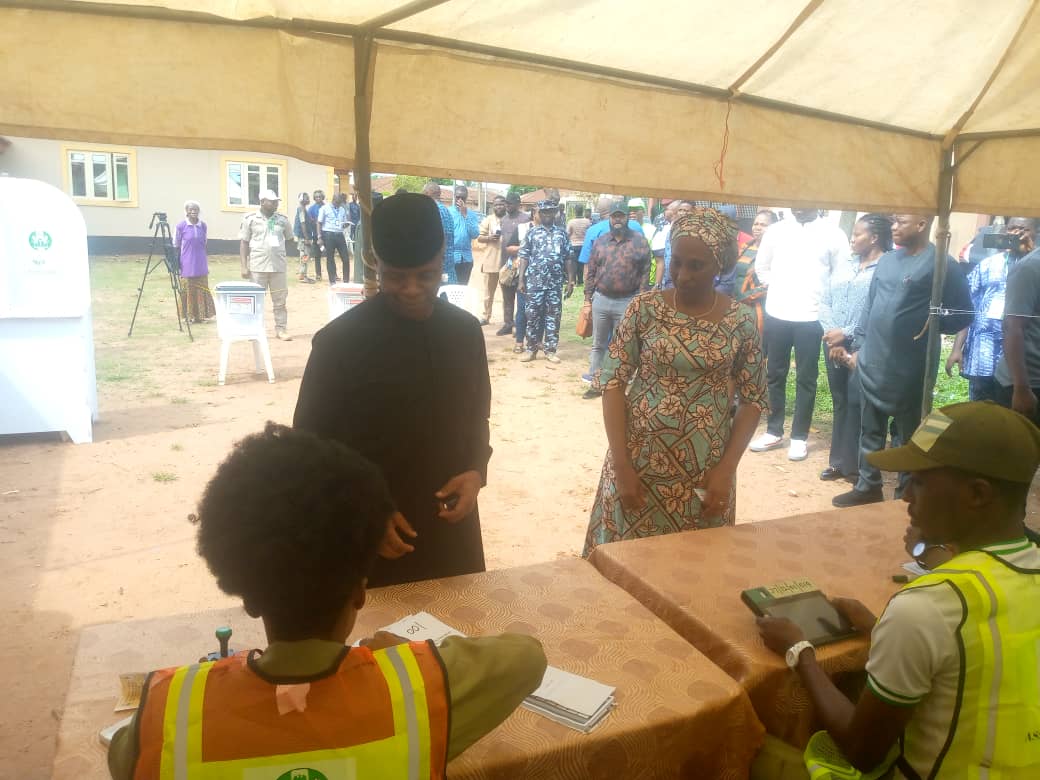Guber election: Osinbajo, wife vote at polling unit in Ikenne