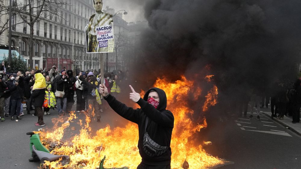 Violent clashes mar Paris pension reform protests