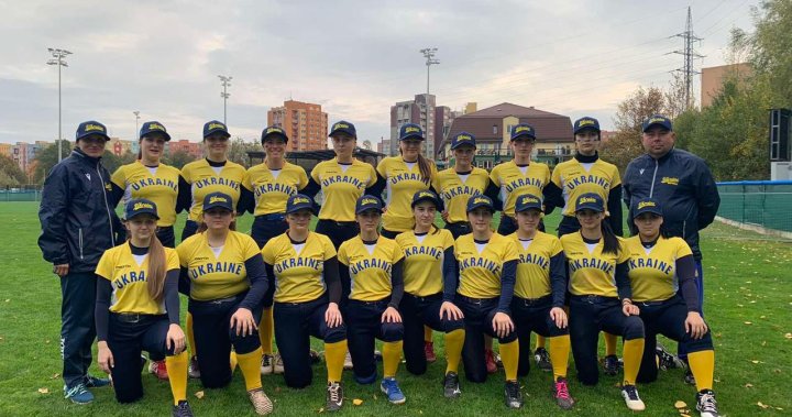 Organizers hit fundraising home run to bring Ukrainian softball team to B.C. - BC