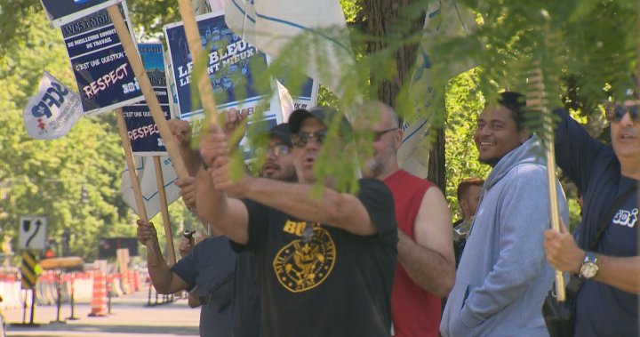 City of Westmount and union representing blue collar workers reach tentative deal - Montreal