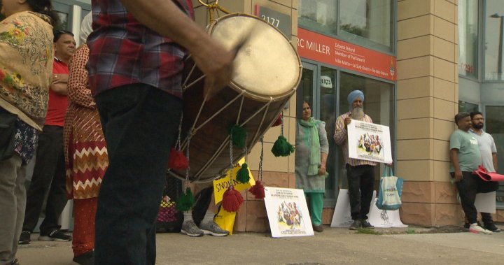 Elderly couple fear deportation to India, supporters protest outside federal minister’s Montreal office - Montreal