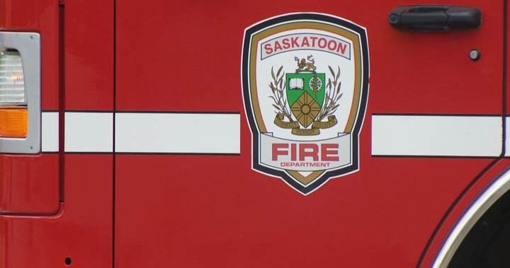 Saskatoon apartment balcony blazes after smoking material starts fire - Saskatoon