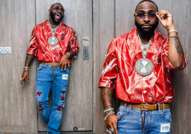“I can’t be messed with” Davido stirs reactions as he steps out rocking N577 million diamond pendant