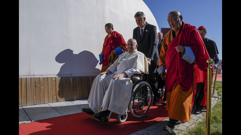 Pope praises Mongolia as China shuns history