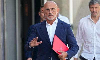 Spain football coach regrets his support for Luis Rubiales and asks for forgiveness