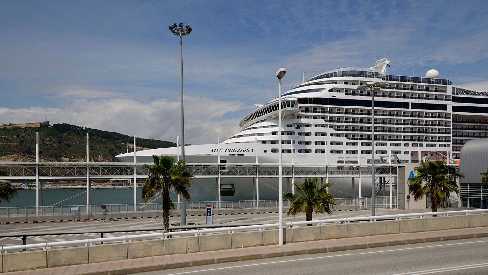 Cruise passengers in Barcelona will no longer be able to stop in the city centre