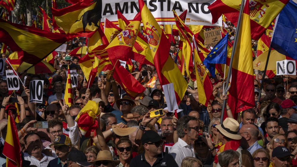 Rally in Barcelona against plan to grant Catalan separatists an amnesty