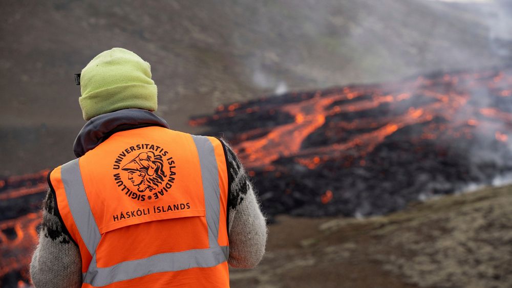 Iceland declares state of emergency over escalating earthquakes, and volcano eruption fears
