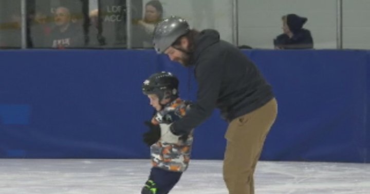 Ukrainian and Syrian families come together for newcomer skate in Lethbridge - Lethbridge