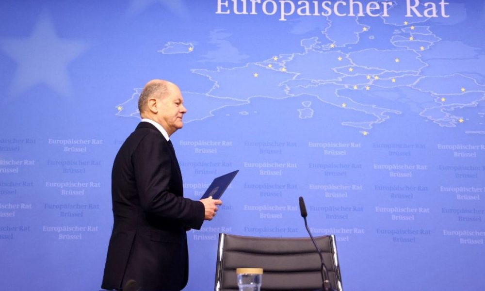 EU Summit: Germany's Scholz gets Órban to leave room for decision on Ukraine accession