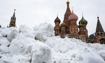 Severe blizzard blankets Moscow in worst snow in decades