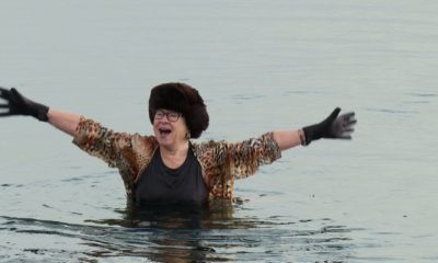 Kingston, Ont., grandmother takes a polar plunge to support grandmothers in Africa