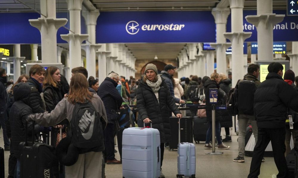 Eurostar services resume following travel chaos