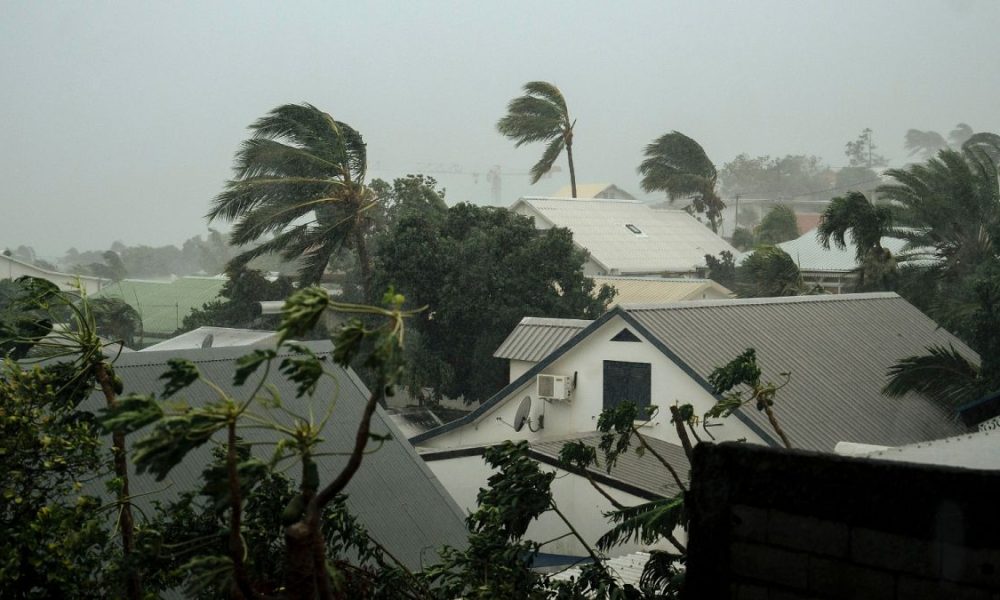 Residents of France’s Réunion island told to brace themselves for ‘very dangerous’ storm