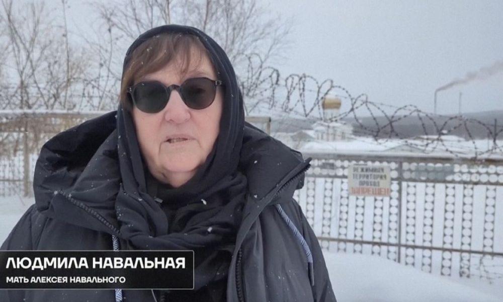 Navalny's mother appeals to Putin to release her son's body so she can bury him with dignity