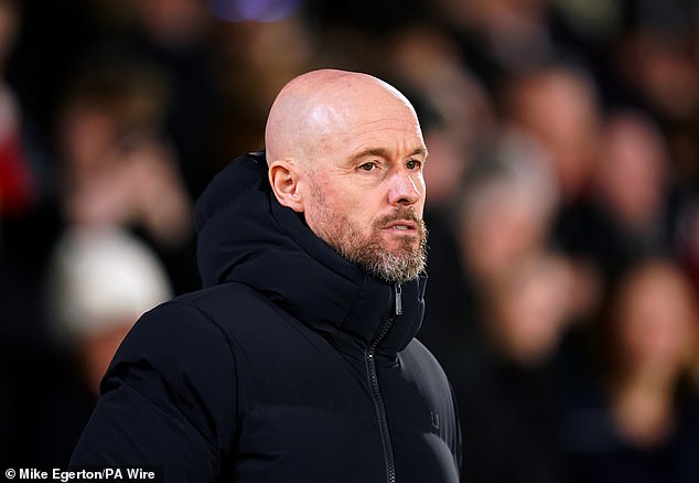 Erik ten Hag hit back at the criticism of Fernandes and said he has a 'very high pain threshold'