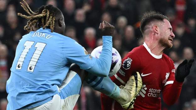 Howard Webb: VAR right to stay out of Liverpool-Man City penalty decision says referees' chief