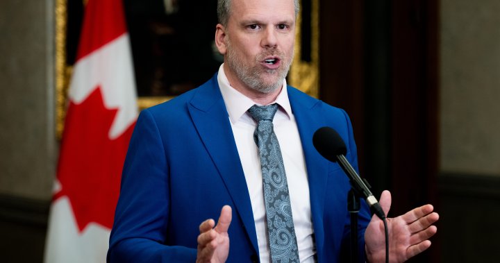 Probe of fired Winnipeg scientists ‘extremely appropriate’: health minister - National