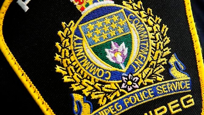 Winnipeg police arrest group of young people after machetes, throwing knives stolen - Winnipeg