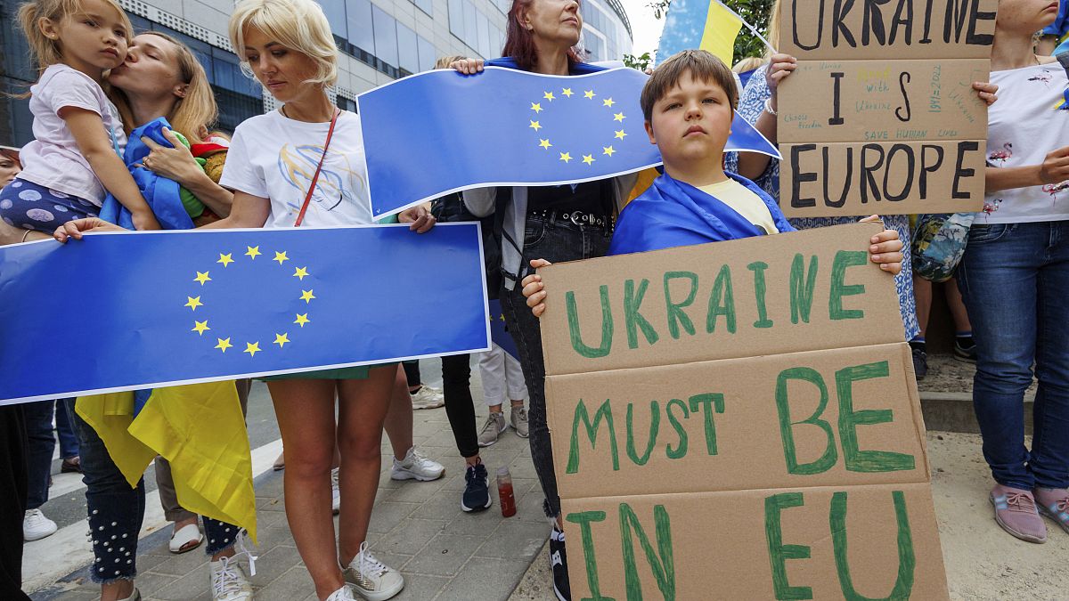 Draft framework for Ukraine, Moldova's accession talks ready, says EU Commission