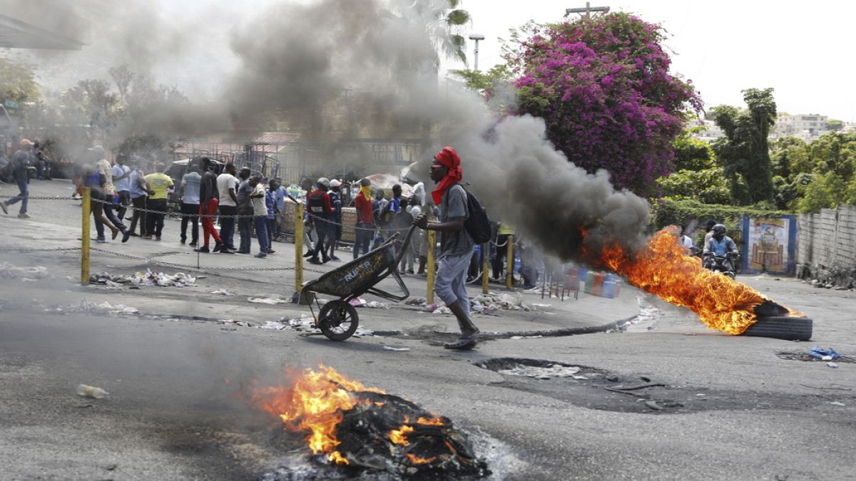 Haiti extends state of emergency and nighttime curfew