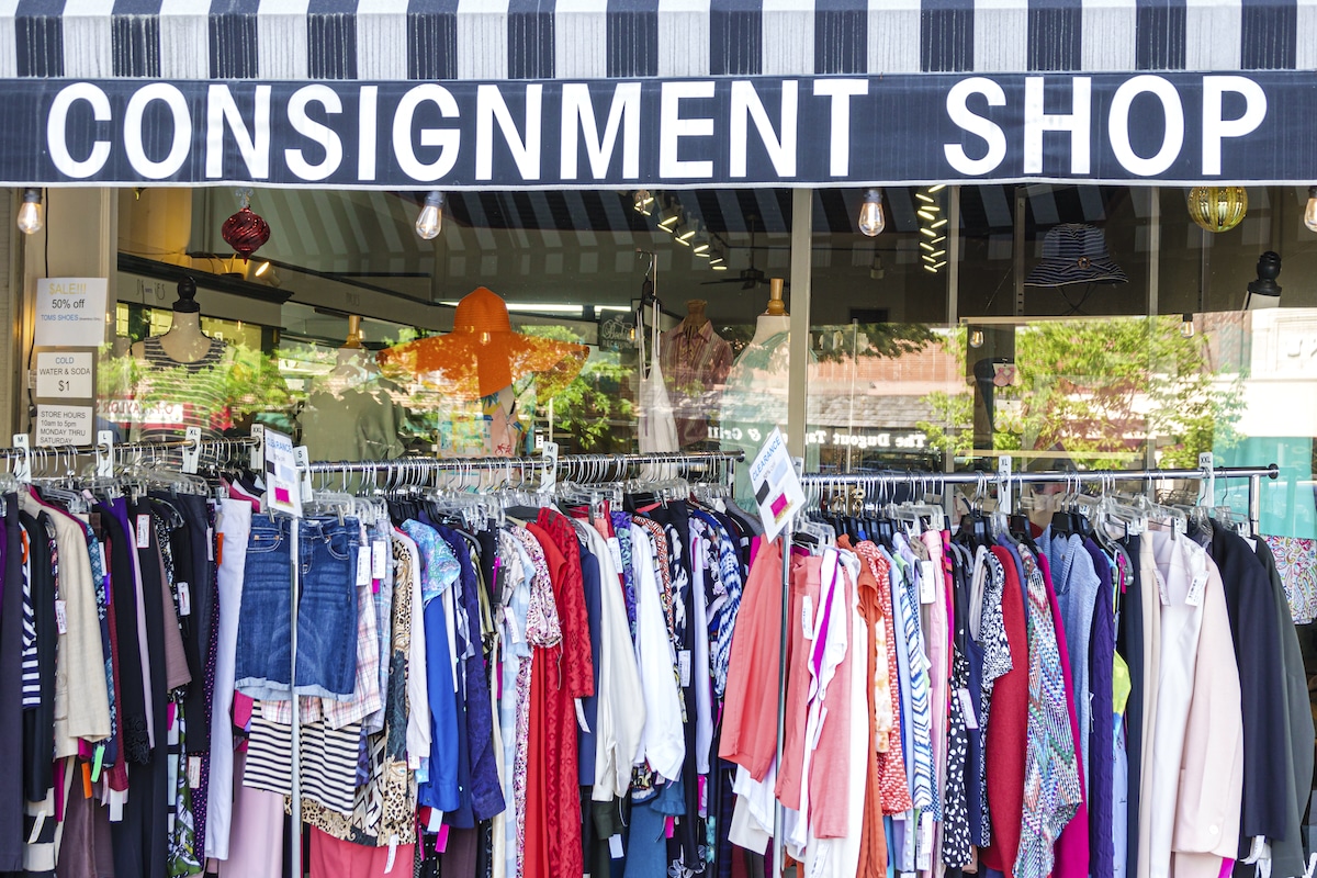 A clothing consignment shop in Hendersonville, North Carolina