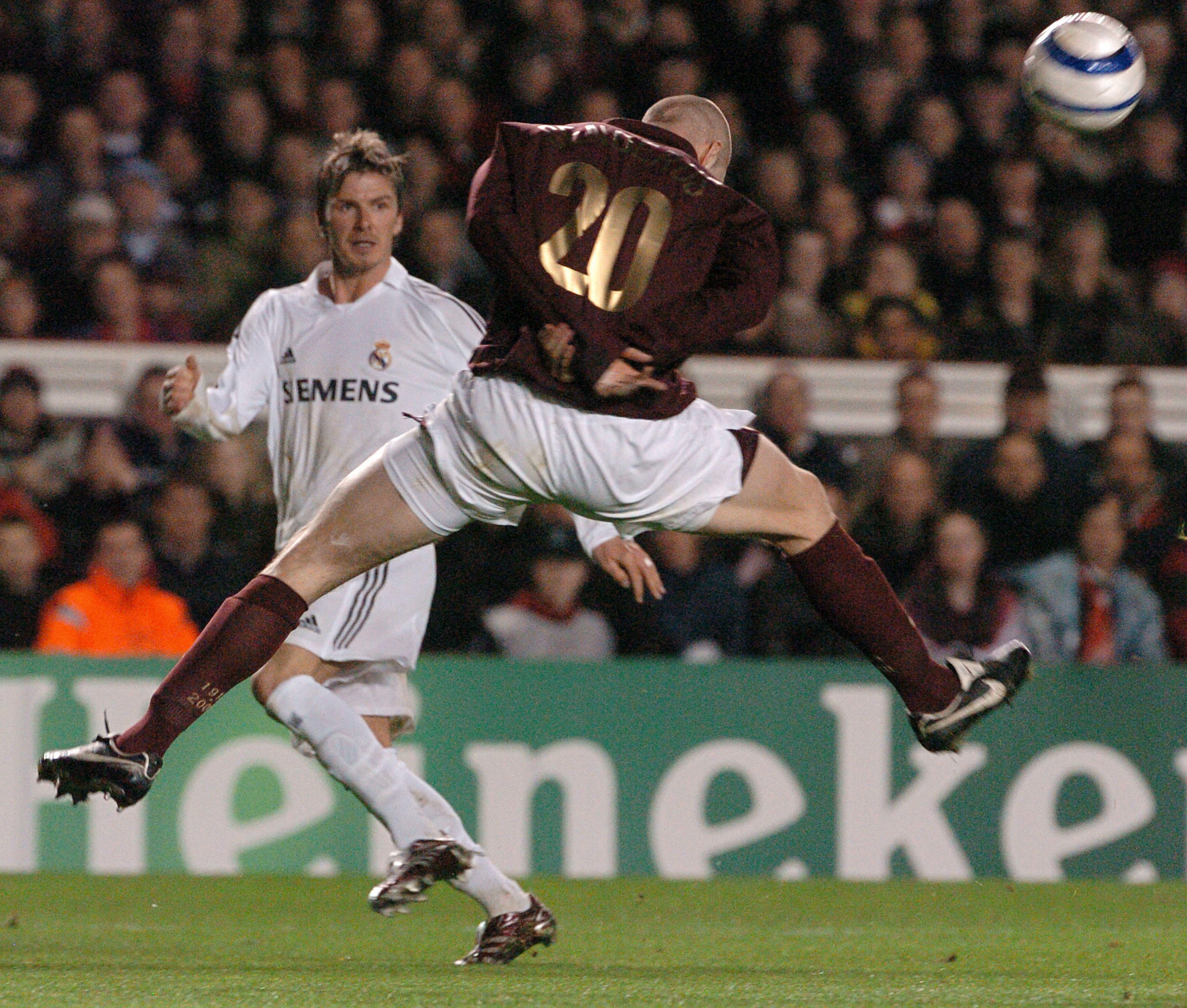 Senderos failed to concede a goal in all seven of his Champions League appearances in the 2005/06 campaign