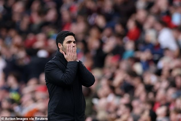 Many Arsenal fans expressed their frustration following the Gunners' defeat on Sunday