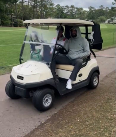 Fans loved how calm Scheffler was as he drove a cart like an average guy on the course