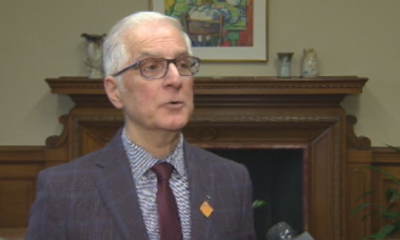 Consultations ongoing on whether cellphones will be permitted in Manitoba classrooms - Winnipeg