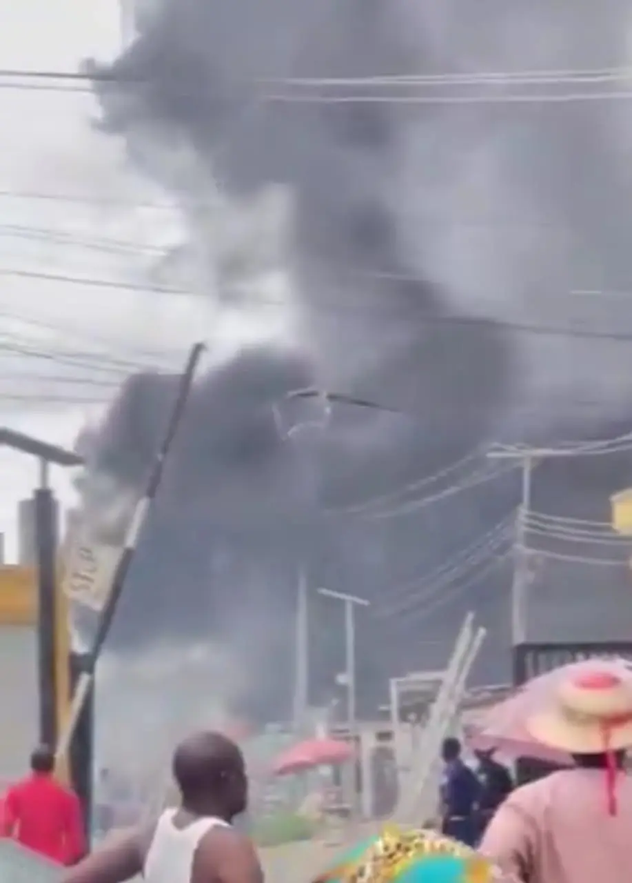 Fire guts Lagos plaza - Daily Post Nigeria