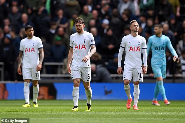 The result significantly damaged Tottenham's hopes of securing Champions League football